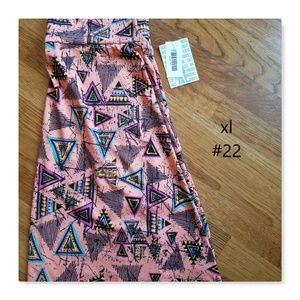 FUN LuLaRoe peach Azure spring skirt NWT